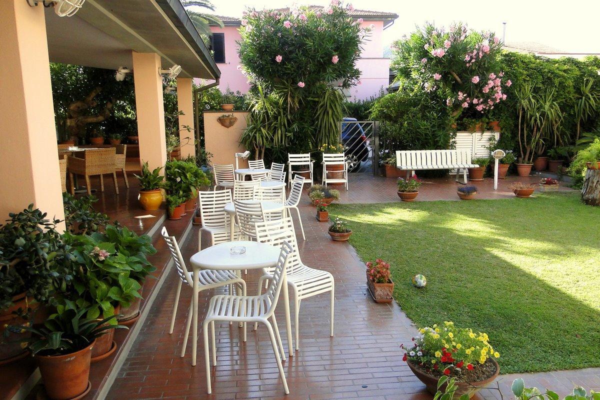 Hotel Sabrina Castiglione della Pescaia Bagian luar foto